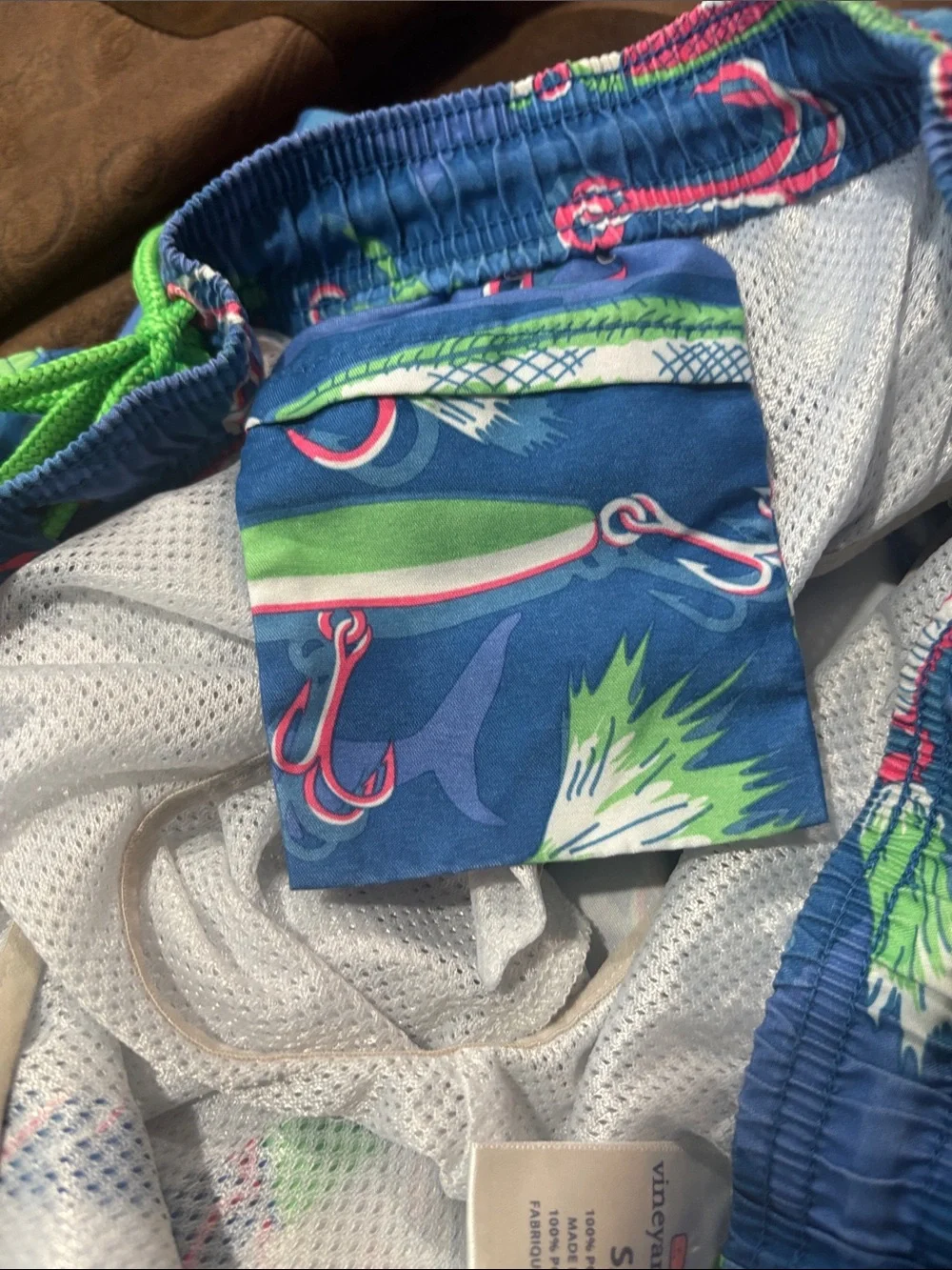 Vineyard Vines “Lures” Printed Chappy Swim Trunks size S